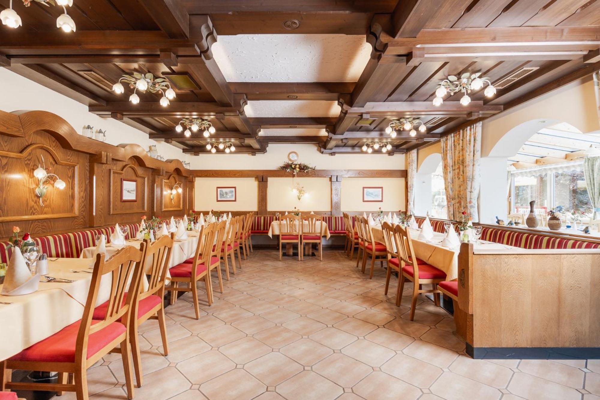 Landhotel Stofflerwirt ซังคท์มิคาอิลอิมลุงเกา ภายนอก รูปภาพ