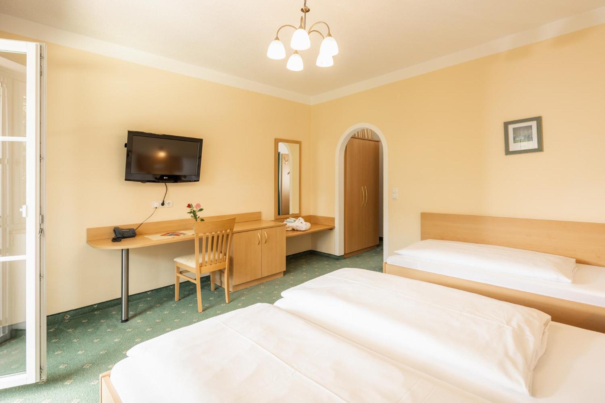 Landhotel Stofflerwirt ซังคท์มิคาอิลอิมลุงเกา ภายนอก รูปภาพ