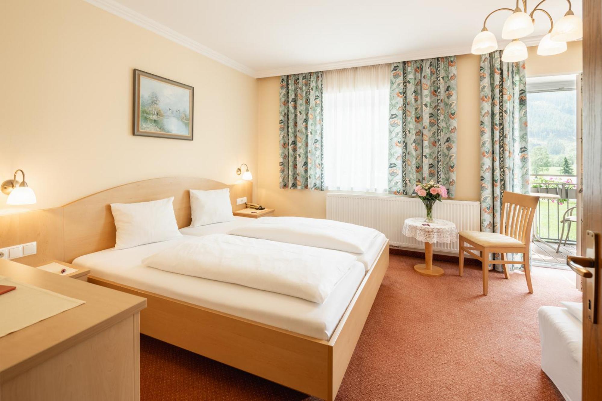 Landhotel Stofflerwirt ซังคท์มิคาอิลอิมลุงเกา ภายนอก รูปภาพ