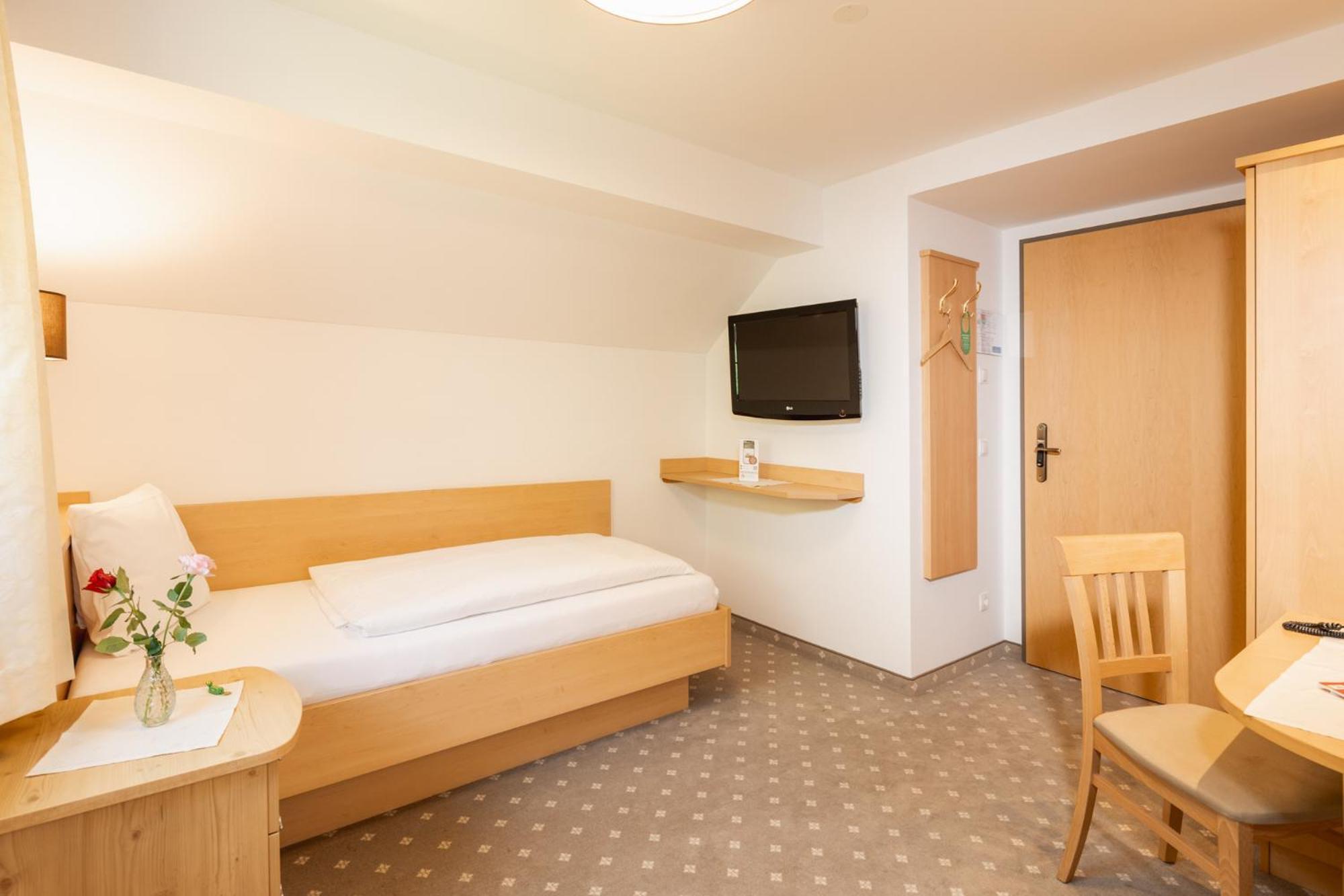 Landhotel Stofflerwirt ซังคท์มิคาอิลอิมลุงเกา ภายนอก รูปภาพ