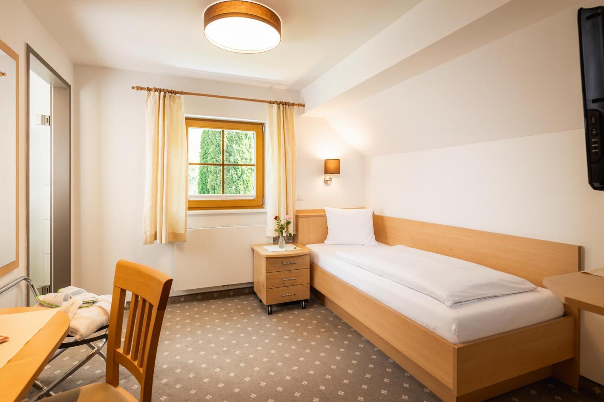 Landhotel Stofflerwirt ซังคท์มิคาอิลอิมลุงเกา ภายนอก รูปภาพ