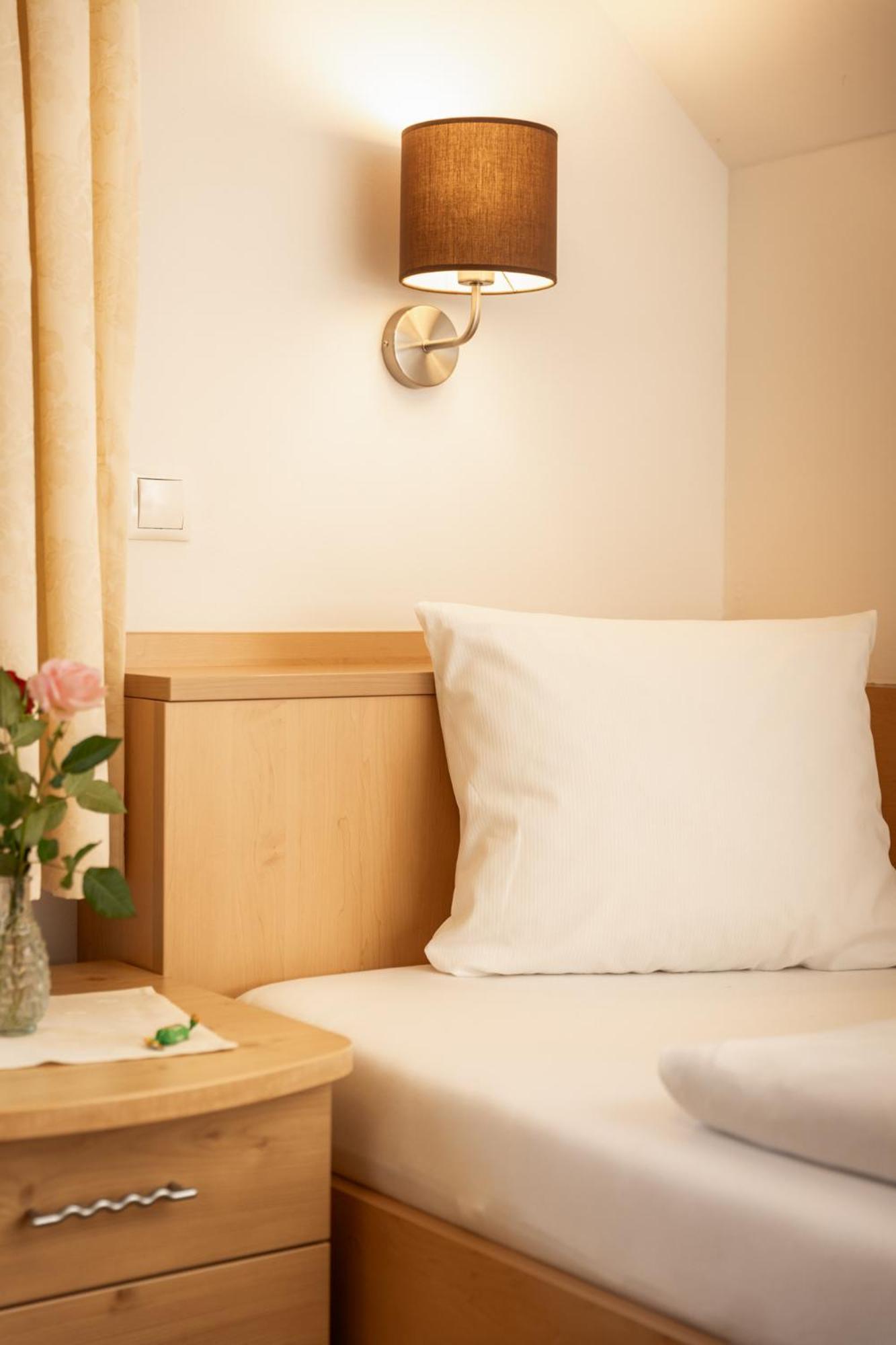 Landhotel Stofflerwirt ซังคท์มิคาอิลอิมลุงเกา ภายนอก รูปภาพ
