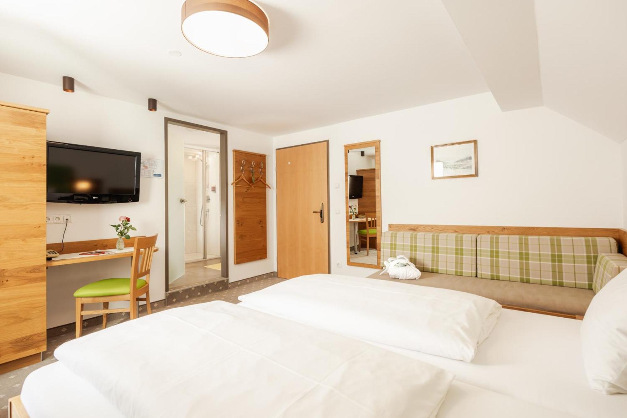 Landhotel Stofflerwirt ซังคท์มิคาอิลอิมลุงเกา ภายนอก รูปภาพ