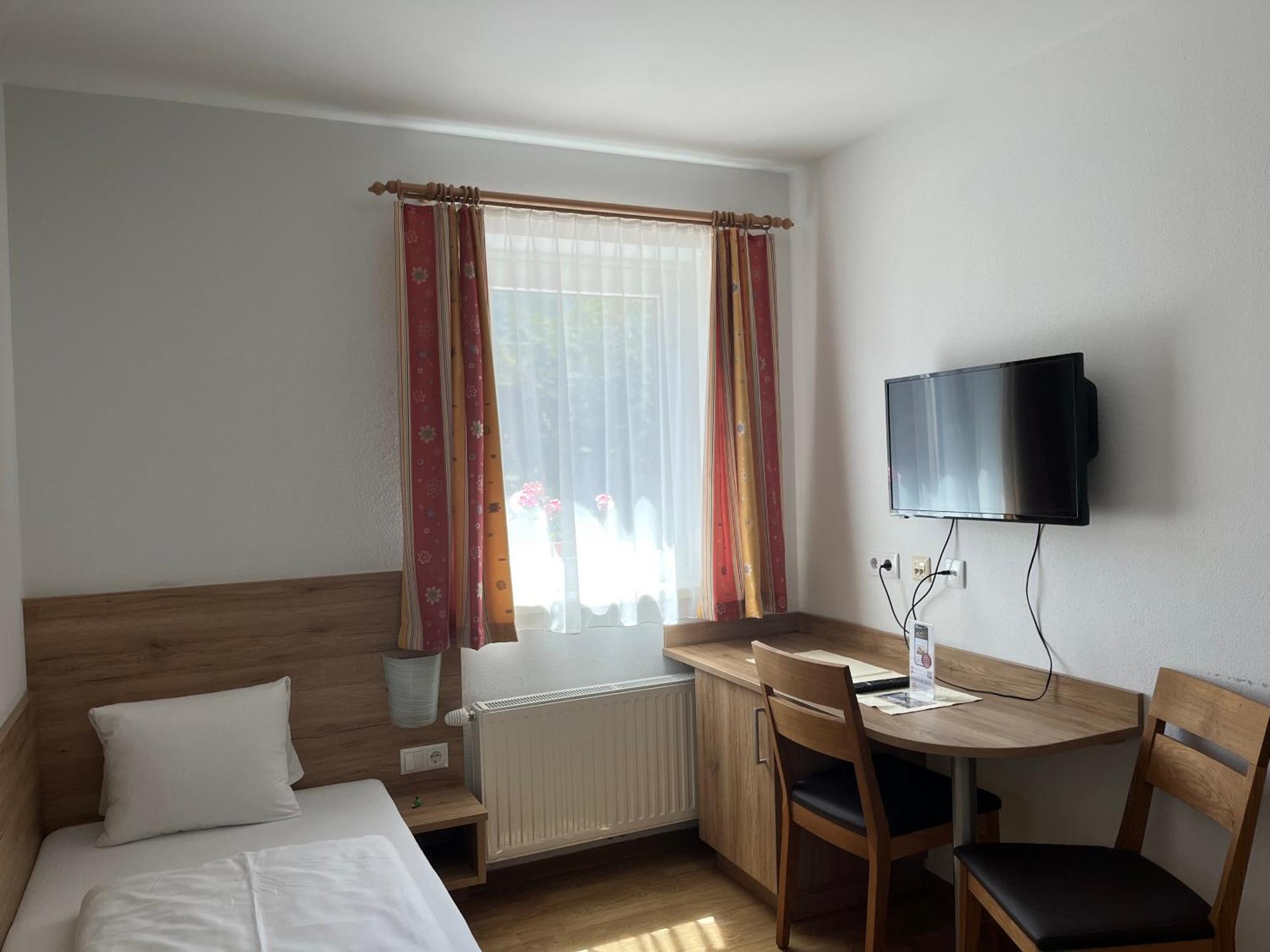 Landhotel Stofflerwirt ซังคท์มิคาอิลอิมลุงเกา ภายนอก รูปภาพ
